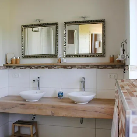 Doppelhaushaelfte Breetzer Boddentraum Im Hafendorf Holiday home *